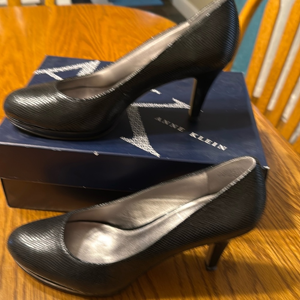 Anne Klein high heel black pumps